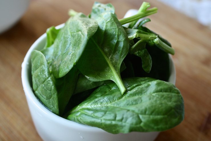 Foglie di spinaci freschi - Fonte Pixabay