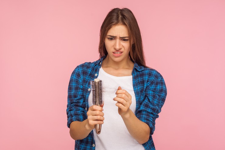 Capelli sulla spazzola - Fonte AdobeStock