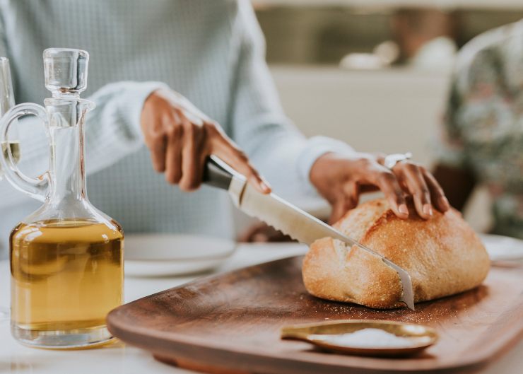 Pane a tavola - Fonte AdobeStock