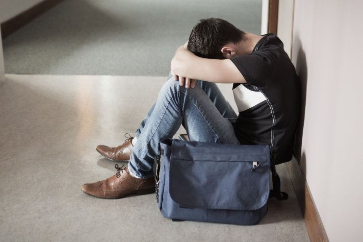 Ragazzo con depressione - Fonte AdobeStock