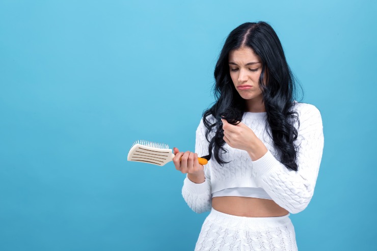 Troppi capelli sulla spazzola - Fonte AdobeStock