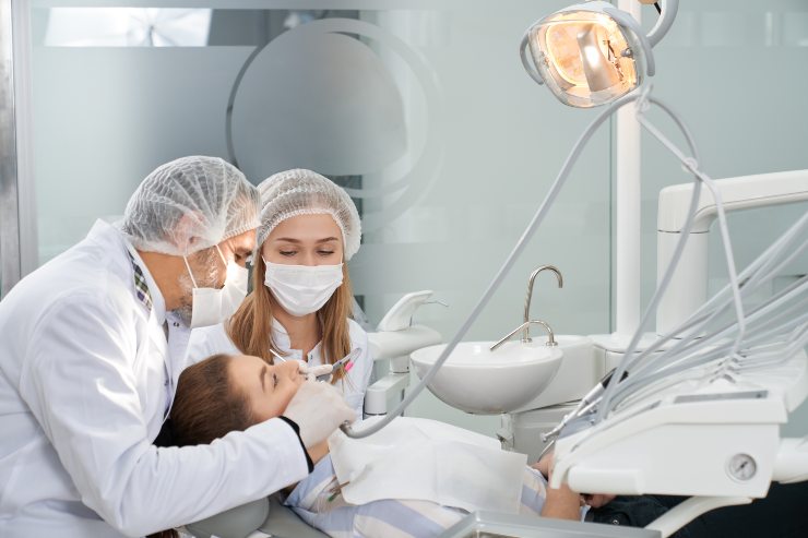 Visita dentistica - Fonte AdobeStock