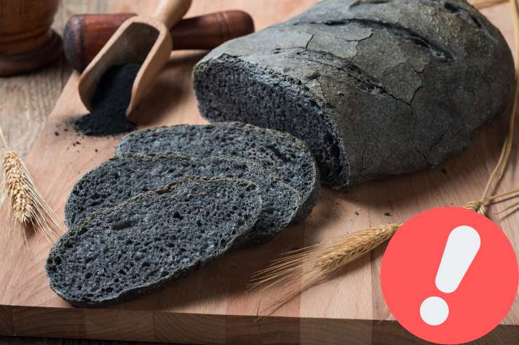 Pane al carbone vegetale - Fonte AdobeStock