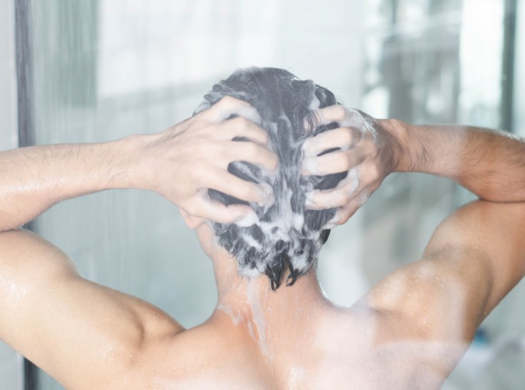 Quante volte lavare i capelli - Fonte AdobeStock