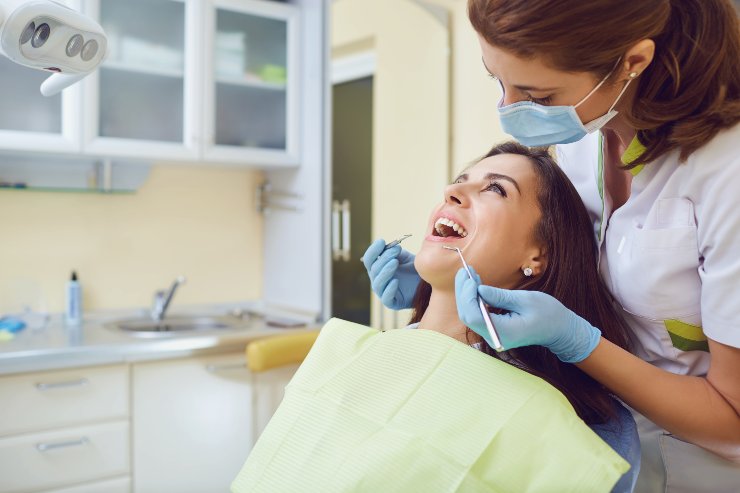 Visita dal dentista - Fonte AdobeStock