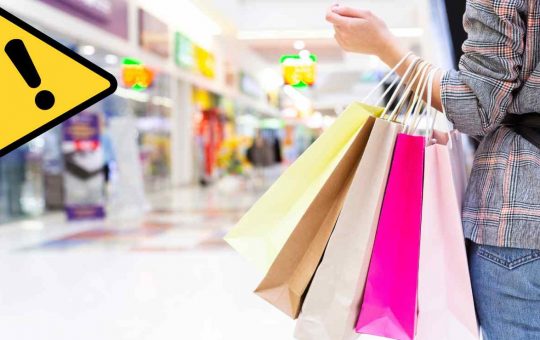 Attenzione allo shopping compulsivo - Fonte AdobeStock