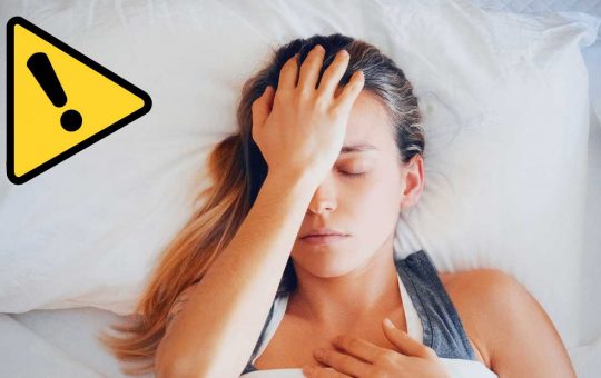Non andare a letto con il mal di testa - Fonte AdobeStock