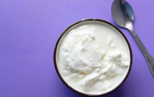 Yogurt scaduto: ecco fino a che giorno puoi mangiarlo | Fonte: Canva